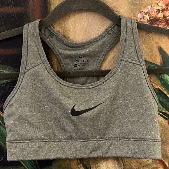 Nike Dri-Fit Sports Bra gray with black swoosh logo XS - Picture 1 of 4